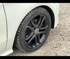 Mercedes-Benz A Class SERVICE HISTORY - 5 SERVICES - 5 MAIN DEALER SERVICES|LOGBOOK|GEARBOX SERVICE - 82