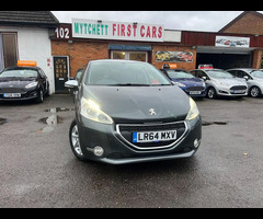 Peugeot 208 1.2 VTi Style Euro 5 5dr