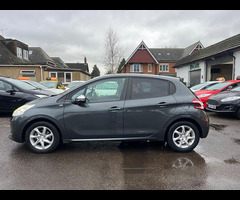 Peugeot 208 1.2 VTi Style Euro 5 5dr - 4