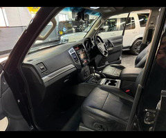 Mitsubishi Shogun 3.2 DI-DC SG4 SUV 5dr Diesel Auto 4WD Euro 5 LWB (197 ps) 6 SERVICES TO 42K MILES - 30