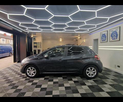 Peugeot 208 1.2 VTi PureTech Style Euro 5 5dr - 8