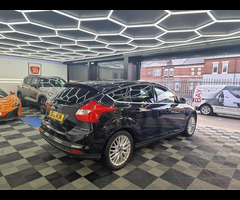 Ford Focus 1.6 Zetec Euro 5 5dr - 7