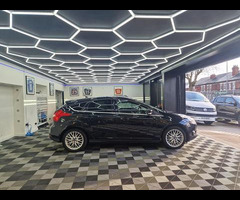 Ford Focus 1.6 Zetec Euro 5 5dr - 8