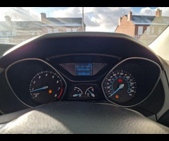 Ford Focus 1.6 Zetec Euro 5 5dr - 23