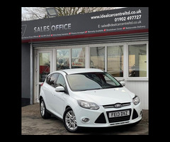 Ford Focus 1.6 Titanium Hatchback 5dr Petrol Powershift Euro 5 (125 ps)