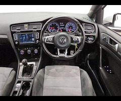 Volkswagen Golf 2.0 TDI BMT (150 PS) R LINE EDITION MANUAL ( EURO 6 ) S/S 5DR + NAV + PANORAMIC E/SU - 12