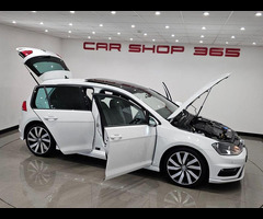 Volkswagen Golf 2.0 TDI BMT (150 PS) R LINE EDITION MANUAL ( EURO 6 ) S/S 5DR + NAV + PANORAMIC E/SU - 31