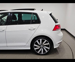 Volkswagen Golf 2.0 TDI BMT (150 PS) R LINE EDITION MANUAL ( EURO 6 ) S/S 5DR + NAV + PANORAMIC E/SU - 40