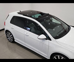 Volkswagen Golf 2.0 TDI BMT (150 PS) R LINE EDITION MANUAL ( EURO 6 ) S/S 5DR + NAV + PANORAMIC E/SU - 52