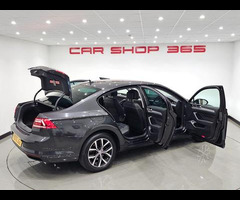 Volkswagen Passat 2.0 TDI EVO SEL Saloon 4dr Diesel DSG Euro 6 (s/s) (150 ps) + NAV + E/HEATED LEATH - 32