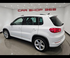 Volkswagen Tiguan 2.0 TDI (150 PS) BLUEMOTION TECH R-LINE 4MOTION 4WD EURO 6 (S/S) 5DR + NAV + PANOR - 62