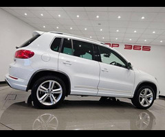 Volkswagen Tiguan 2.0 TDI (150 PS) BLUEMOTION TECH R-LINE 4MOTION 4WD EURO 6 (S/S) 5DR + NAV + PANOR - 74