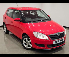 SKODA Fabia 1.2 12V SE (69 PS) EURO 5 5DR HATCHBACK + AIR CON + REVERSING CAMERA + 15 INCH ALLOYS - 11