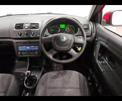 SKODA Fabia 1.2 12V SE (69 PS) EURO 5 5DR HATCHBACK + AIR CON + REVERSING CAMERA + 15 INCH ALLOYS - 14