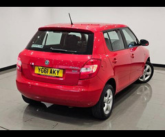 SKODA Fabia 1.2 12V SE (69 PS) EURO 5 5DR HATCHBACK + AIR CON + REVERSING CAMERA + 15 INCH ALLOYS - 60