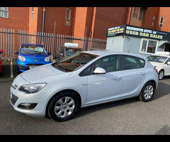 Vauxhall Astra 1.7 CDTi ecoFLEX Design Euro 5 (s/s) 5dr - 34