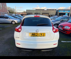 Nissan Juke 1.6 Acenta Premium Euro 5 (s/s) 5dr - 32