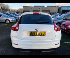 Nissan Juke 1.6 Acenta Premium Euro 5 (s/s) 5dr - 42