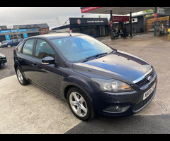 Ford Focus 1.6 Zetec 5dr - 4