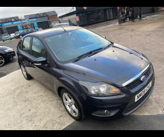 Ford Focus 1.6 Zetec 5dr - 8