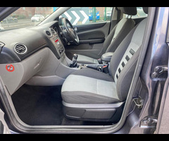 Ford Focus 1.6 Zetec 5dr - 10