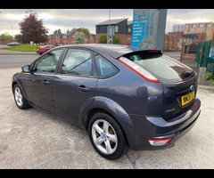 Ford Focus 1.6 Zetec 5dr - 13