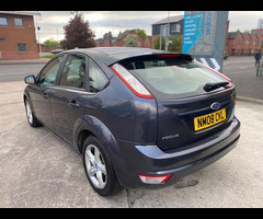 Ford Focus 1.6 Zetec 5dr - 14