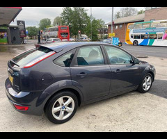 Ford Focus 1.6 Zetec 5dr - 20