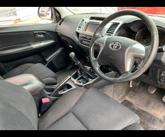 Toyota Hi-lux INVINCIBLE 4WD D-4D DCB 3.0 - 3