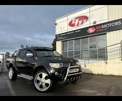 Mitsubishi L200 2.5 DI-D Animal Pickup 4dr Diesel Automatic 4WD (LWB) (253 g/km, 175 bhp)