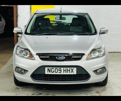 Ford Focus 1.6 Zetec 5dr - 2