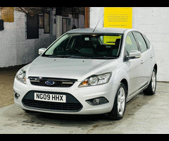 Ford Focus 1.6 Zetec 5dr - 4