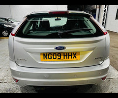 Ford Focus 1.6 Zetec 5dr - 7