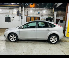 Ford Focus 1.6 Zetec 5dr - 11