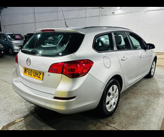 Vauxhall Astra 1.6 16V Exclusiv Sports Tourer Auto Euro 5 5dr - 5