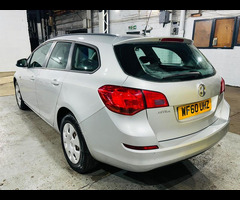 Vauxhall Astra 1.6 16V Exclusiv Sports Tourer Auto Euro 5 5dr - 7