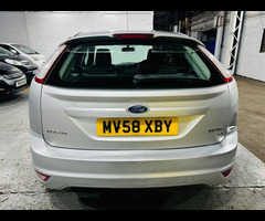 Ford Focus 1.6 Zetec 5dr - 7