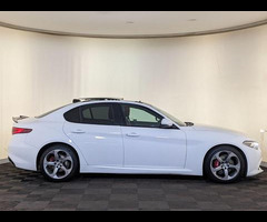 Alfa Romeo Giulia 2.2 TD Speciale Auto Euro 6 (s/s) 4dr - 11