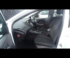 Ford Focus 1.0 T EcoBoost Zetec 5dr - 23