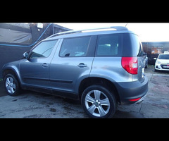 SKODA Yeti 2.0 TDI SE Plus 5dr - 13