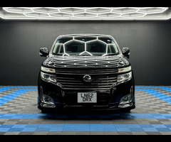 Nissan Elgrand 2.5 - 2