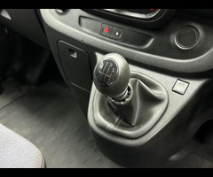 Vauxhall Vivaro 1.6 CDTi 2900 Crew Van L2 H1 Euro 5 5dr (6 Seat) - 19