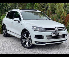 Volkswagen Touareg 3.0 TDI V6 BlueMotion Tech R-Line Tiptronic 4WD Euro 5 (s/s) 5dr