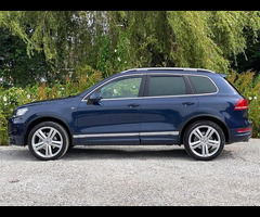 Volkswagen Touareg 3.0 TDI V6 BlueMotion Tech R-Line Tiptronic 4WD Euro 5 (s/s) 5dr - 16