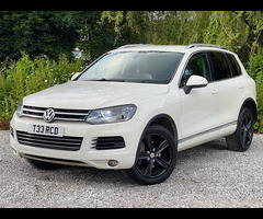 Volkswagen Touareg 3.0 TDI V6 BlueMotion Tech SE Tiptronic 4WD Euro 5 (s/s) 5dr - 2