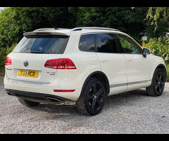 Volkswagen Touareg 3.0 TDI V6 BlueMotion Tech SE Tiptronic 4WD Euro 5 (s/s) 5dr - 11