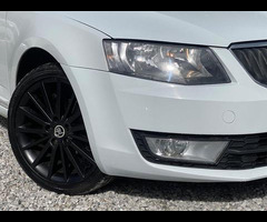 SKODA Octavia 1.6 TDI Black Edition Euro 5 (s/s) 5dr - 2