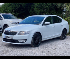 SKODA Octavia 1.6 TDI Black Edition Euro 5 (s/s) 5dr - 7