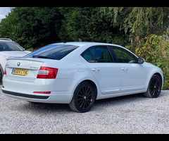 SKODA Octavia 1.6 TDI Black Edition Euro 5 (s/s) 5dr - 10