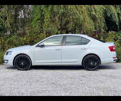 SKODA Octavia 1.6 TDI Black Edition Euro 5 (s/s) 5dr - 13